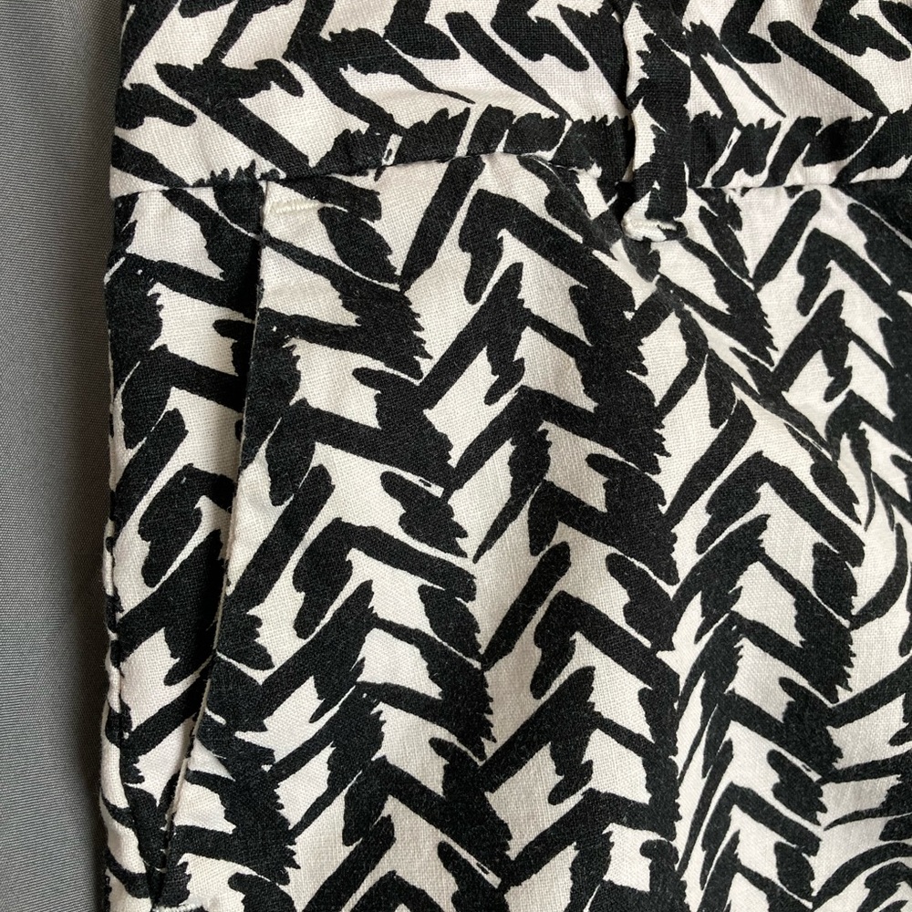 Loft by Ann Taylor shorts. Size 0. - Picture 2 of 7